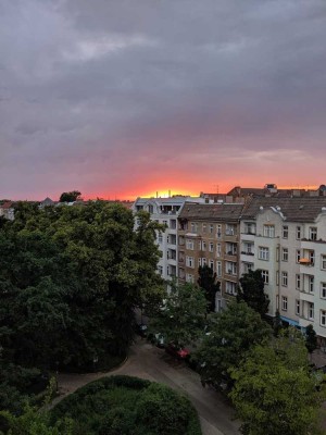 Sonnige und ruhige 1,5-Zimmer-DG-Wohnung mit Parkblick in Berlin Prenzlauer Berg