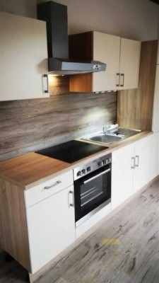 * Kompakte 3-Zimmer mit Laminat, EBK und Wanne in guter Lage! *