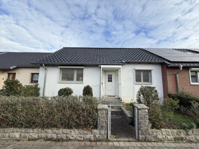 +++ Reihenmittelhaus mit Terasse, Carport und Garage +++