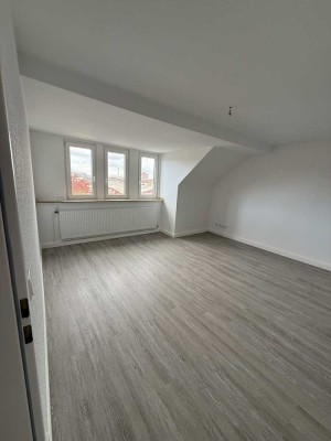 Erstbezug nach Sanierung mit Balkon: freundliche 3-Zimmer-Wohnung in Düsseldorf