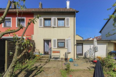 Top-Potenzial: Eckhaus mit Garage und großem Garten in guter Lage