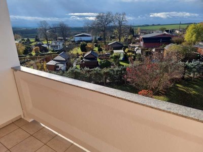 Super Ausblick - Balkon - Fahrstuhl  - Erstbezug nach Sanierung!