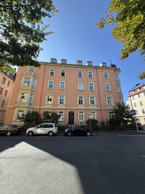 Erstbezug nach Sanierung mit Einbauküche: 4-Zimmer-Wohnung in der Sanderau