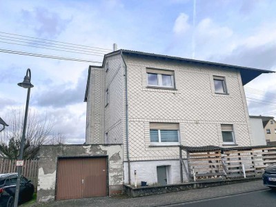 Viel Platz & Potenzial: Zweifamilienhaus in Vielbach mit Modernisierungsbedarf