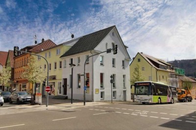 Charmantes Mehrfamilienhaus in zentraler Lage