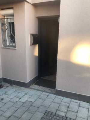 2-Zimmer Erdgeschoßwohnung möbliert in Stuttgart Nord nahe U12, nahe Robert-Bosch-KH, ruhig gelegen