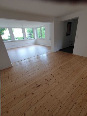 Helle 4 Zimmer-Erdgeschoss-Wohnung in Duisburg-Neuenkamp zu vermieten, ideal für 2 max. 3 Personen