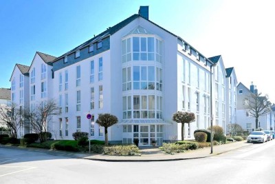 Ideal für das Alter: Zentrumsnahe 2 Zimmer Wohnung mit Aufzug, Balkon, großen Fenstern und Gäste WC