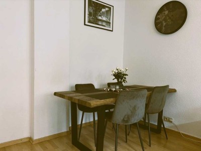 CITYNAH WOHNEN MIT ALTBAUFLAIR – MODERNISIERTE 3-ZIMMER-WOHNUNG (WG-GEEIGNET) AM ALTSTADTRING