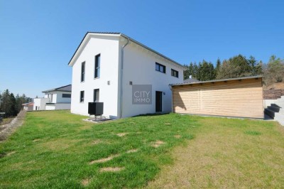 Ideale Kapitalanlage oder attraktives Eigenheim in naturnaher Lage -modernes KfW-40 Einfamilienhaus