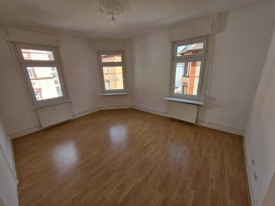 3-Zimmer-Altbauwohnung in Frankfurt Fechenheim