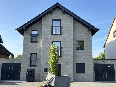 Köln- Neubau-3 Zimmer, Erstbezug mit moderner Innenausstattung und XXL Süd-Balkon, Pkw Stellplatz,