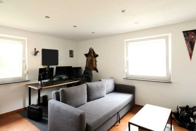 Geschmackvolle 4,5-Zimmer Gartenwohnung mit 160m² Halle/Scheune *Provisionsfrei*