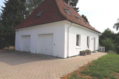 Gemütliche 2,5 Zimmer-Mietwohnung mit Garage und Garten