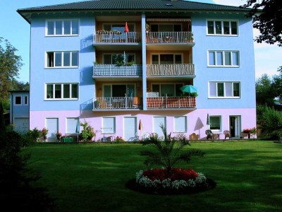 Stilvolle, modernisierte 4-Raum-Wohnung mit gehobener Innenausstattung mit Balkon in Emmering