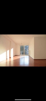 Zur Zwischenmiete: 3 Zi Wohnung in Ehrenfeld Venloer Straße
