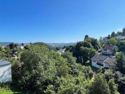 ZWEIFAMILIENHAUS in unverbaubarer Blicklage von Lindenfels