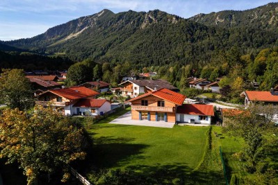 EFH MIT GROSSZÜGIGEM, SONNIGEM Grundstück - SCHLIERSEE / NEUHAUS