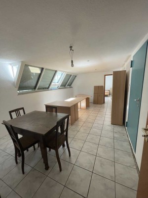 Ruhige, sonnige 2-Zimmer-Wohnung in Mühlacker im 3-Familienhaus in Mühlacker Dürrmenz