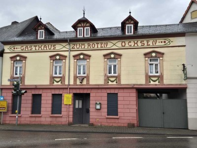 Lukratives 2 Familienhaus mit Nebengebäude in zentraler Lage