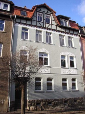 gemütlicher Altbau - mit Balkon - guter Zuschnitt, schöne Ausstattung