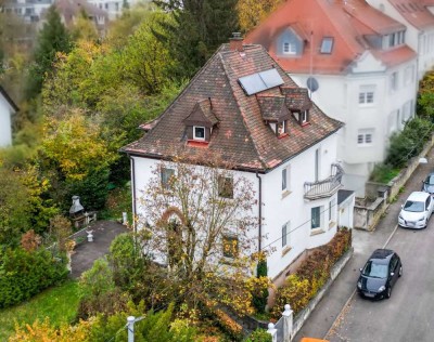 Stadtvilla mit Charme, großzügigem Grundstück und große Doppelgarage und Einzelgarage