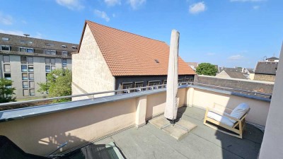 Große helle 1-Zimmer-Wohnung mit Balkon