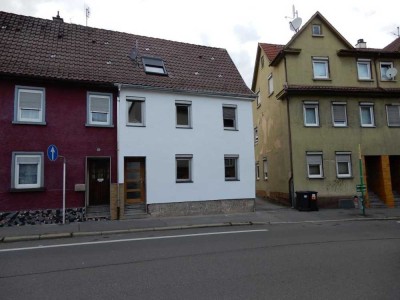 Günstige 5-Raum-Reihenendhaus mit EBK in Reutlingen