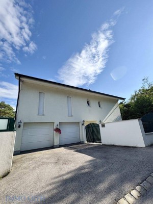 GROSSZÜGIGE DOPPELHAUSHÄLFTE IN GRÜNRUHELAGE MIT WIENBLICK IN MARIA ENZERSDORF ZU MIETEN!