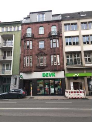 renovierte Zwei-Zimmer Dachgeschosswohnung
