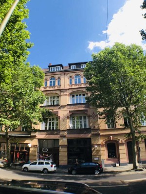 Schöne Altbauwohnung in bester Lage!