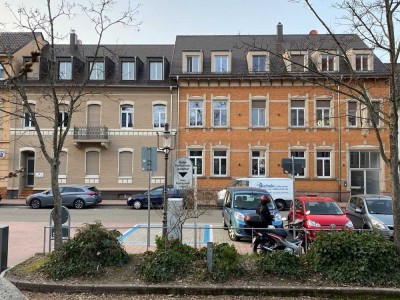 Stilvolle, kernsanierte Altbauwohnung im Zentrum von Rastatt