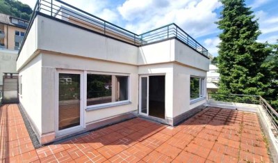 Aussichtslage: 3-Zi-Wgh mit großer Terrasse, Balkon + Stellpl.