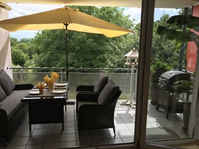 PRIVAT: Exklusive 3-Zimmer-Wohnung in Marxheim/Hofh.  – Stilvoll, modern, 2 Bädern, u. großzü.Balkon