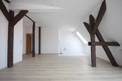 Bezugsfreie 2-Zimmer-Dachgeschosswohnung im beliebten Jahnschulviertel