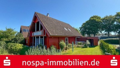 Sackgassenendlage! Gepflegtes Holzhaus mit Garage, Carport, 2 Terrassen und Loggia