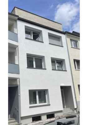 2 Zimmer Erdgeschoss Wohnung mit Garten/Terrasse und Einbauküche in Paderborn (WG geeignet, 2 Bäder)
