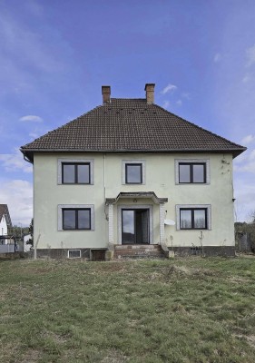 Gelegenheitskauf - Renovierungsbedürftiges Einfamilienhaus mit 8 Zimmern und großem Grundstück