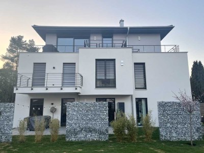 Ruhige Neubauwohnung mit EBK, großer Süd-Terrasse, geringe Nebenkosten