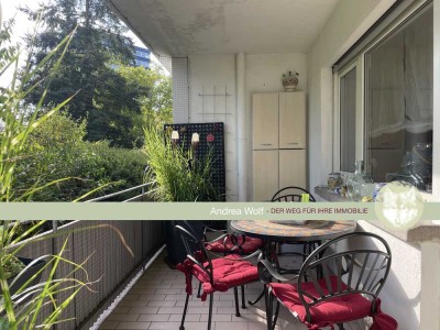 Ihr neues Zuhause: Helle 3 Zi.-Wohnung mit Süd-Balkon und Ausblick ins Grüne – mit Garage