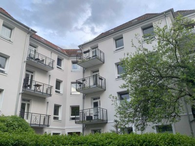 Stilvolle, gepflegte 2-Raum-Wohnung mit kleinem Balkon in Hamburg Winterhude