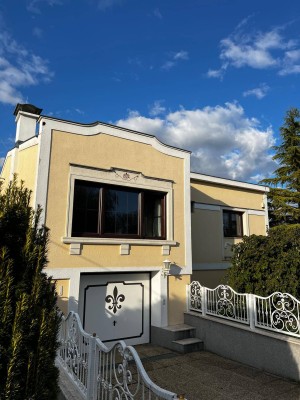 Stilvolles Einfamilienhaus mit großem Garten &amp; Wintergarten – in ruhiger Lage von Enzersdorf an der Fischa / Elegant Family Home with Large Garden &amp; Winter Garden – Peaceful Setting in Enzersdorf an der Fischa