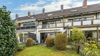 Charmantes Reihenmittelhaus mit 4 Zimmern, Garage und neuer EBK in Laaber