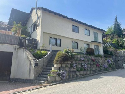 Auch für  Kapitalanleger gut geeignet Einfamilienhaus mit ELW in ruhiger Wohnlage