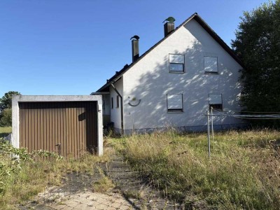 Wohnhaus mit großzügigem Grundstück & Sanierungsstau in Amberg-Karmensölden zu verkaufen!