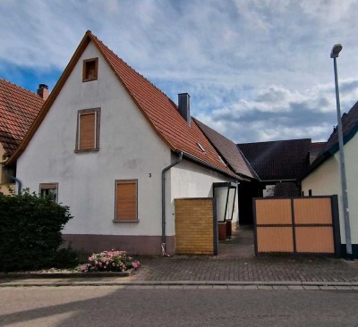 Bauernhaus mit großer Scheune in Schifferstadt