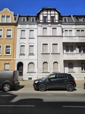 Schöne Wohnung mit vier Zimmern und Balkon in Delitzsch