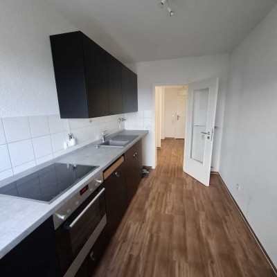 Stilvolle, modernisierte 2-Raum-Wohnung mit EBK in Hannover