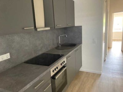Komplett renovierte zentrale 2-Zimmer-Wohnung