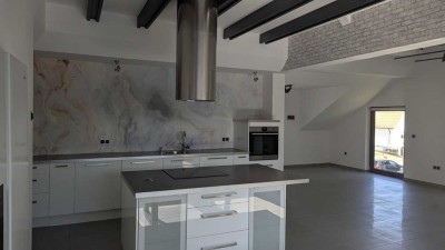 Modernes Industrial-Loft (126 m²) – sofort verfügbar